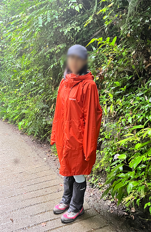 mont-be-raincoat-05.png